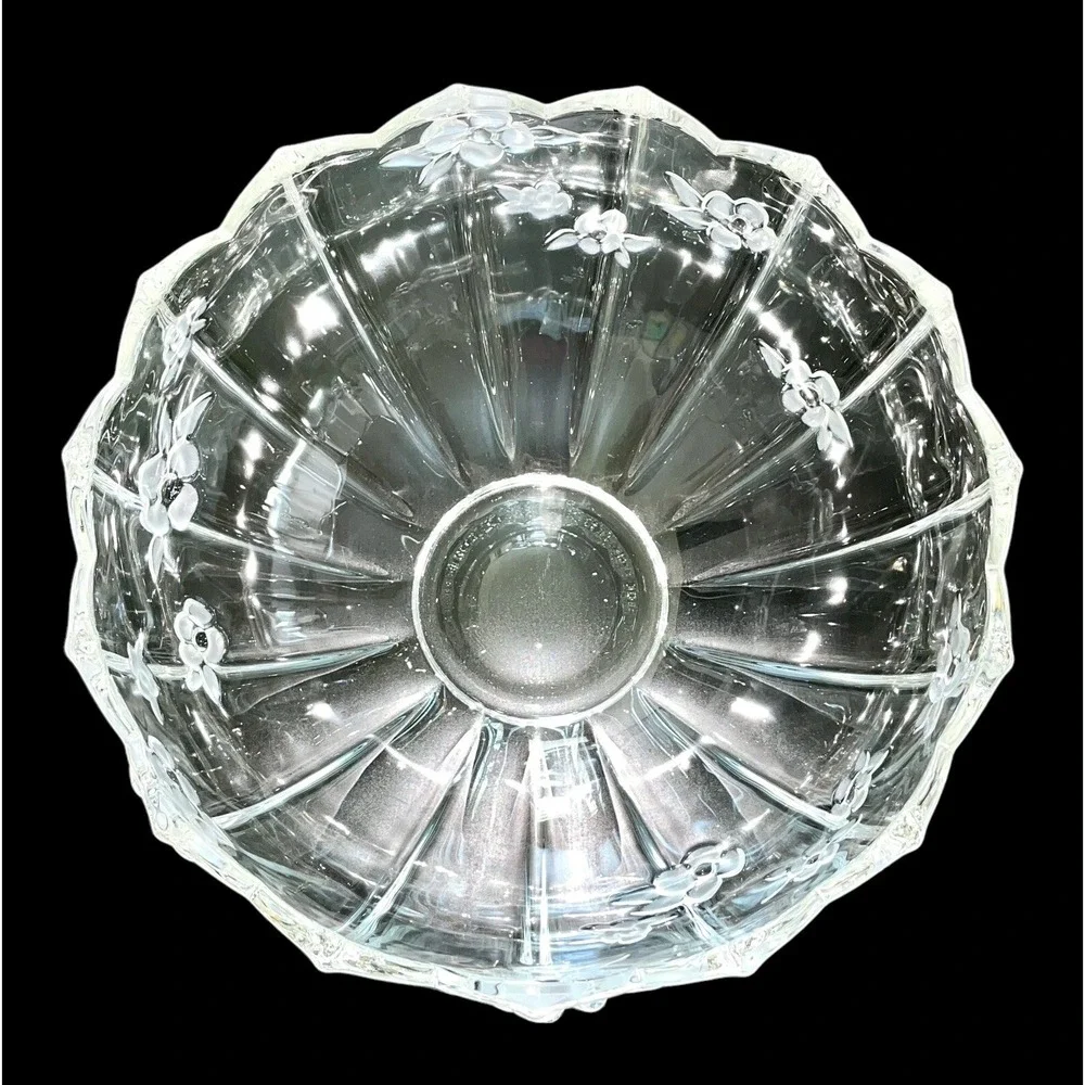 Vintage Mikasa Crystal Hostess Bowl 10.5" Round Clear Optic Embossed Flowers EUC - Picture 3 of 7